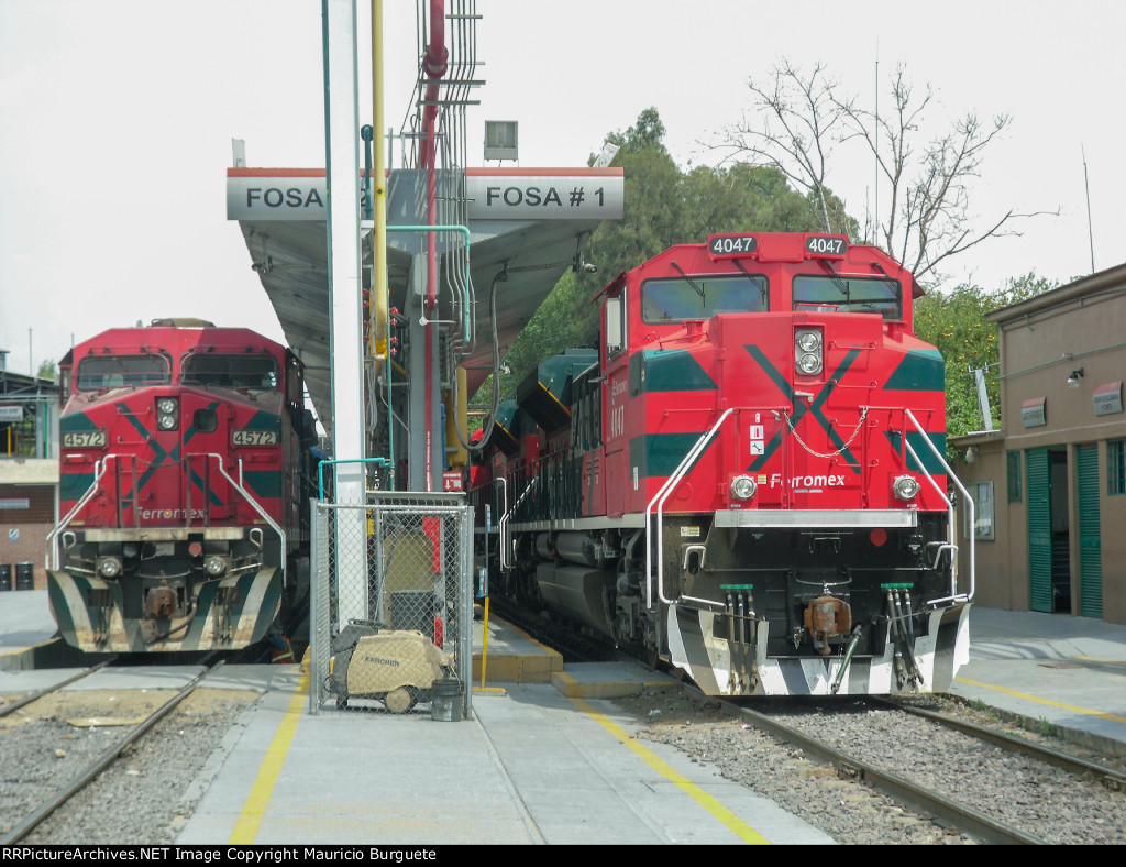 FXE AC4400 & SD70ACe in Guadalajara yard